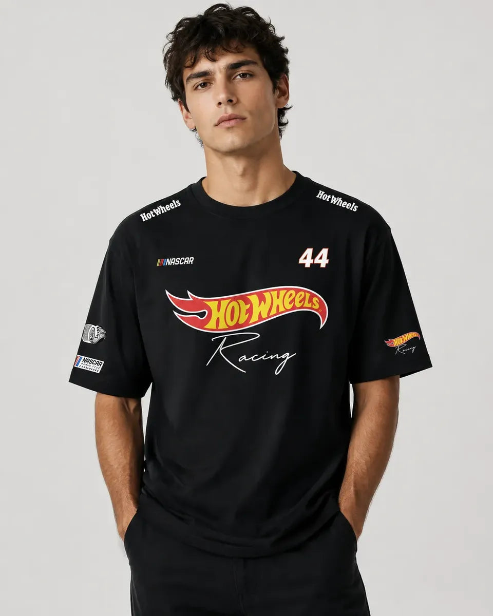 Camiseta Hot Wheels Racing Oversize Negra Unisex Nascar