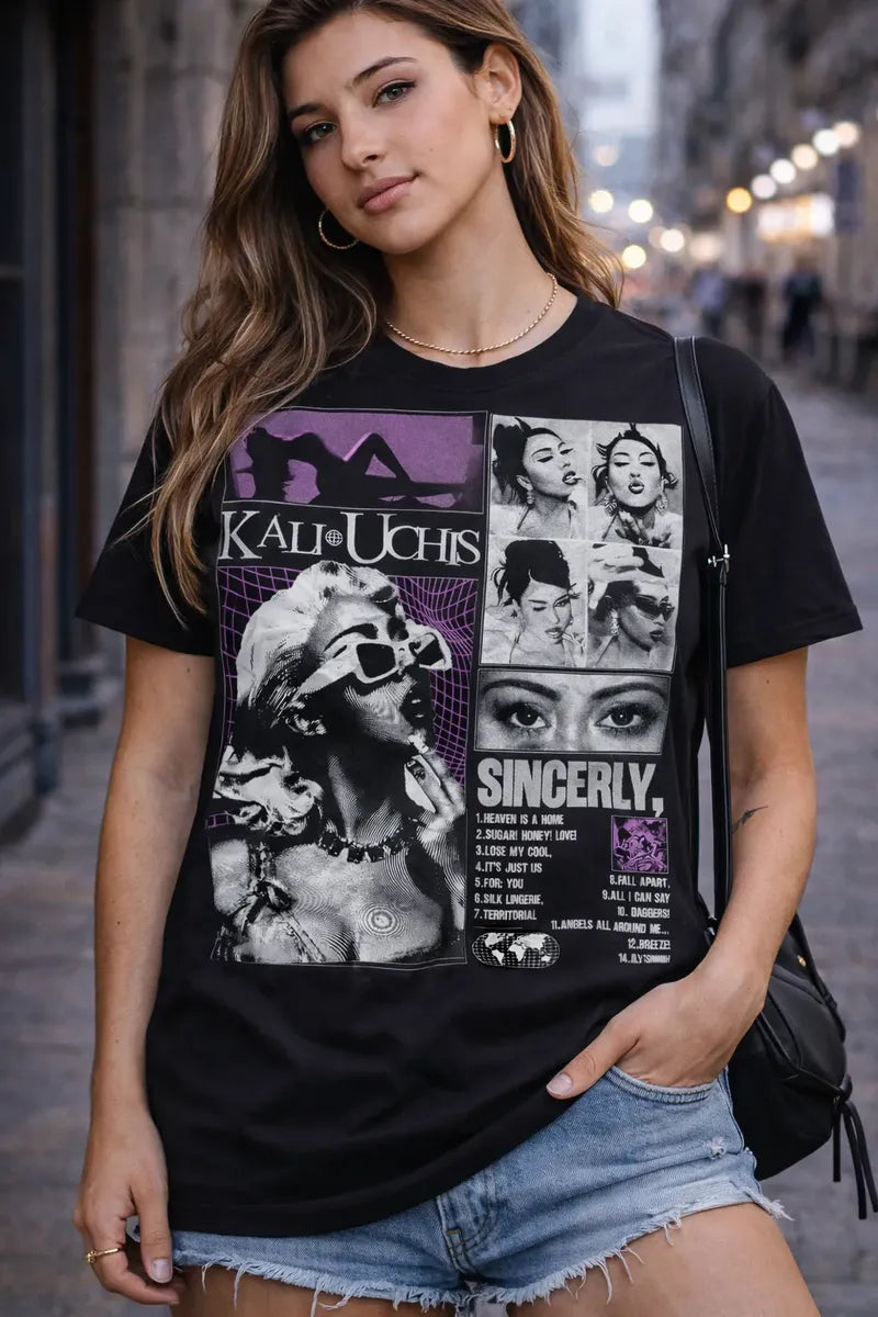 Camiseta Kali Uchis Negra Estampada Ajuste Normal