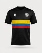 Camiseta Colombia Hombre Negra Franja Tricolor Normal